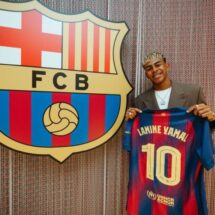 Empat Nomor, Satu Bintang: Perjalanan Lamine Yamal Menuju Puncak Barcelona