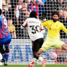 Rentetan Kemenangan Liverpool Terhenti, Arne Slot Sebut Timnya Beruntung Kalah Tipis