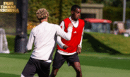 Isak Belum Siap Main Penuh di Liverpool , Arne Slot Minta Fans Liverpool Bersabar