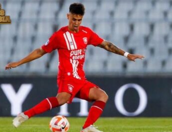 Reaksi FC Twente Setelah Mees Hilgers Alami Cedera ACL: “Semoga Lekas Pulih!”